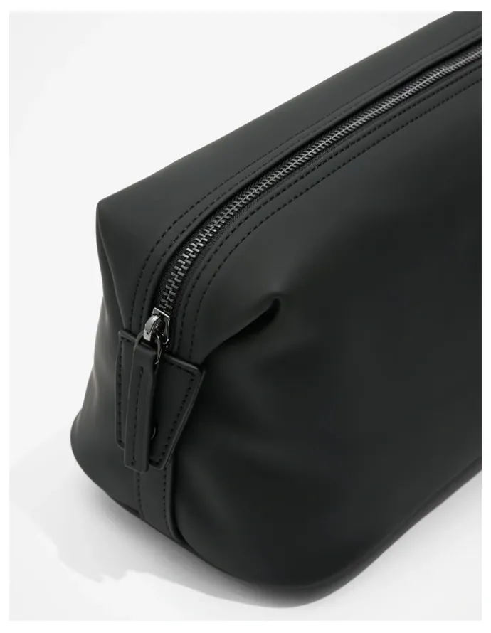 Country Road Recycled Blend Logo Wash Bag in Black