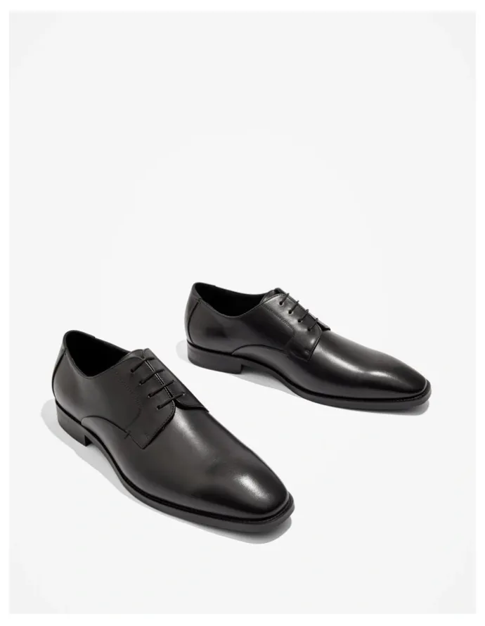 Country Road Travel Derby in Black