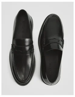 Country Road Wyatt Loafer in Black