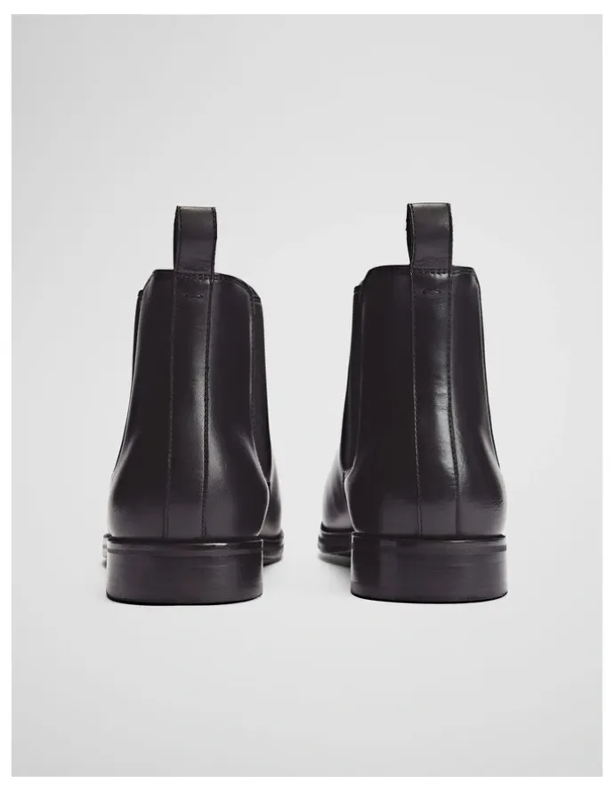 Country Road Lucas Chelsea Boot in Black