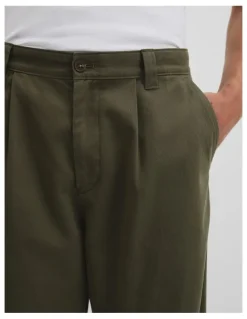 Country Road Pleated Wide Leg Chino in Khaki Green