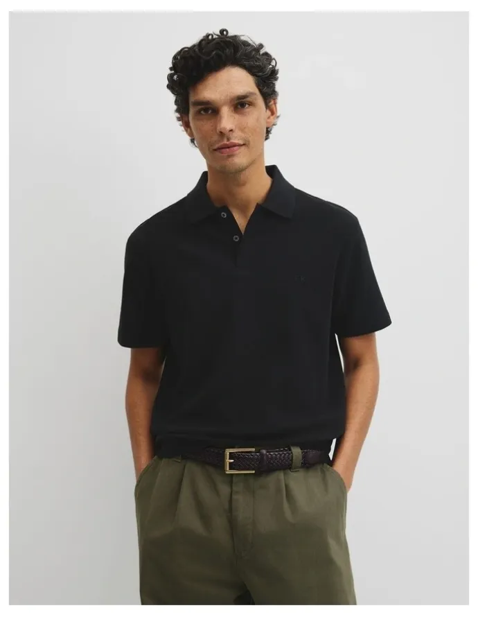 Country Road Short Sleeve Waffle Button Polo in Black