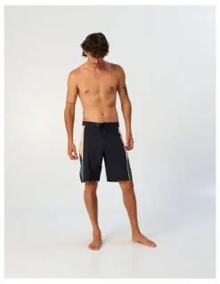 Critical Slide Warp 20 Boardshort in Black