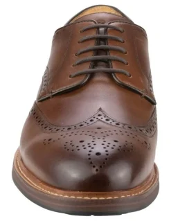 Florsheim Anthem Wingtip Derby Shoe in Brown
