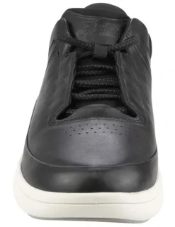 Florsheim Fortress Perf Toe Elastic Sneaker in Black