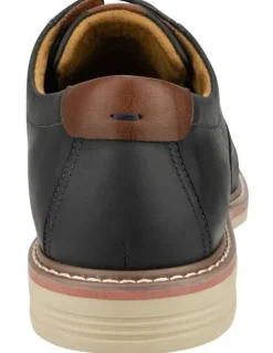 Florsheim Norwalk Dress Shoes in Black