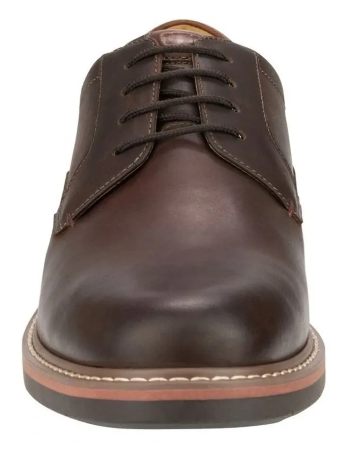 Florsheim Norwalk Dress Shoes in Brown