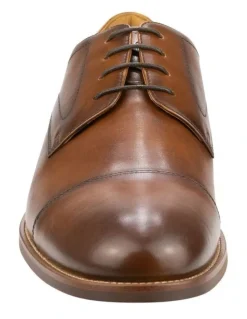 Florsheim Rucci Cap Dress Shoes in Cognac