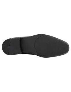 Florsheim Chatham Plain Toe Chelsea Boot in Black