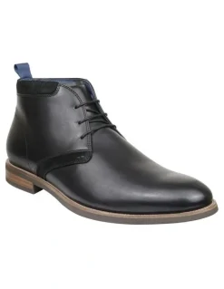 Florsheim Cumulus Plain Toe Chukka Boots in Black