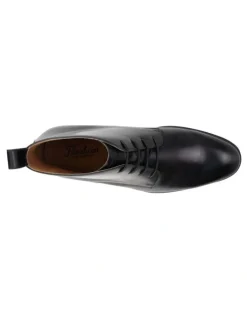 Florsheim Sentinel Plain Toe Chukka Boot in Black