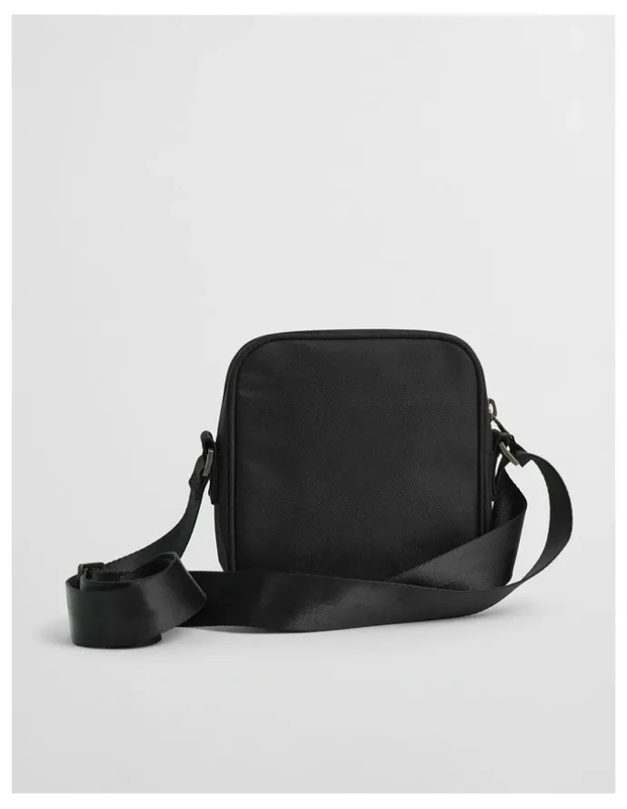 Gant Archive Shield Messenger Bag in Black