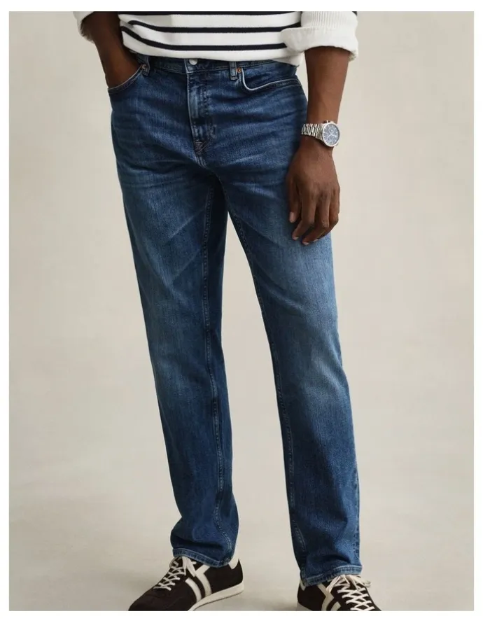 Gant Regular Fit Jeans in Mid Blue Broken In