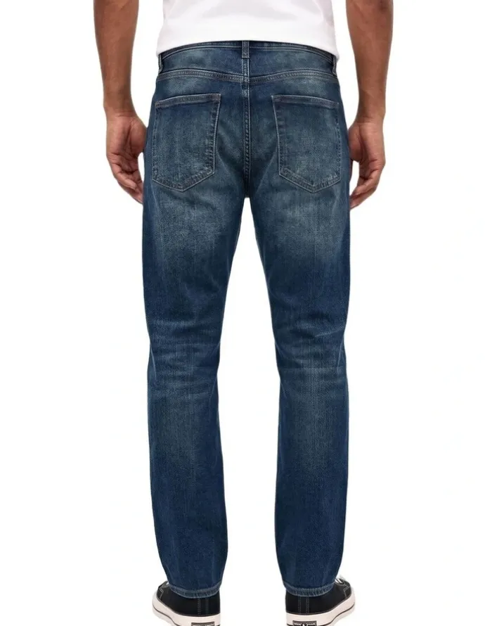 Gap Relaxed Straight Jeans in Dark Wash