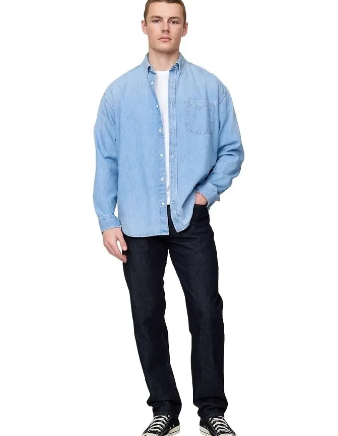 Gap Straight Jeans in Resin Rinse