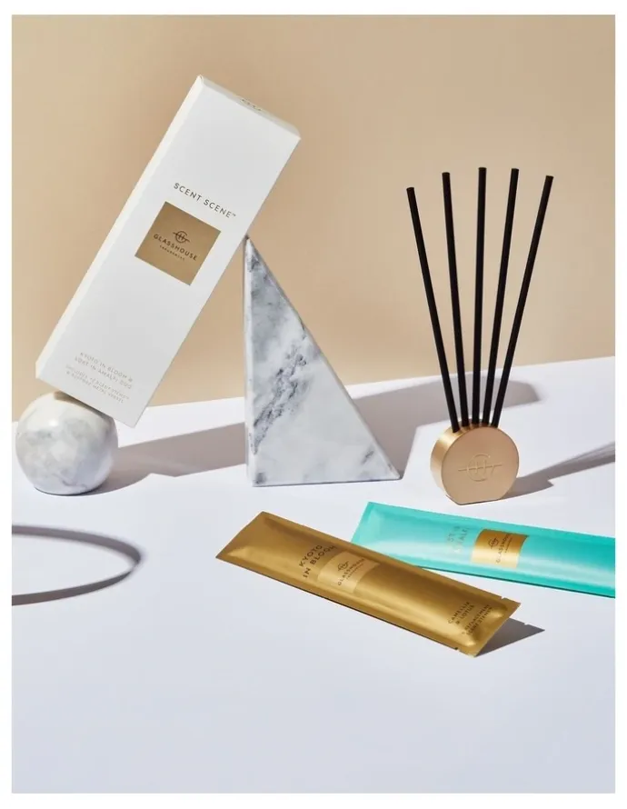 GLASSHOUSE FRAGRANCES Scent Scene™ Gold Metal Vessel