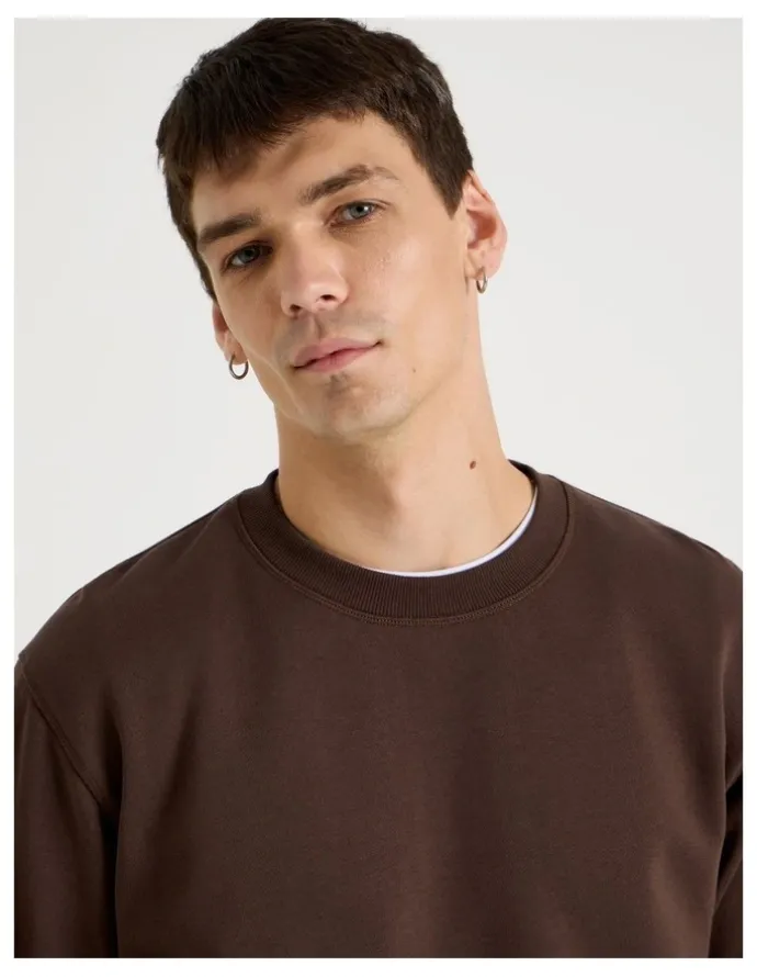 Grab Crew Neck Sweat Top in Brown