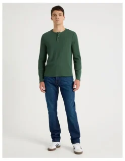 Grab Garment Dye Slim Henley Waffle in Dark Green