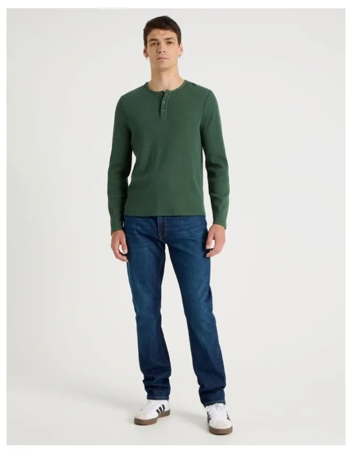 Grab Garment Dye Slim Henley Waffle in Dark Green