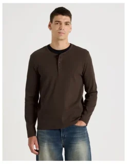 Grab Regular Fit Henley Rib Knit in Brown