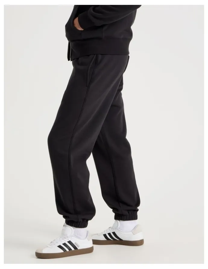 Grab Relaxed Trackpant in Black