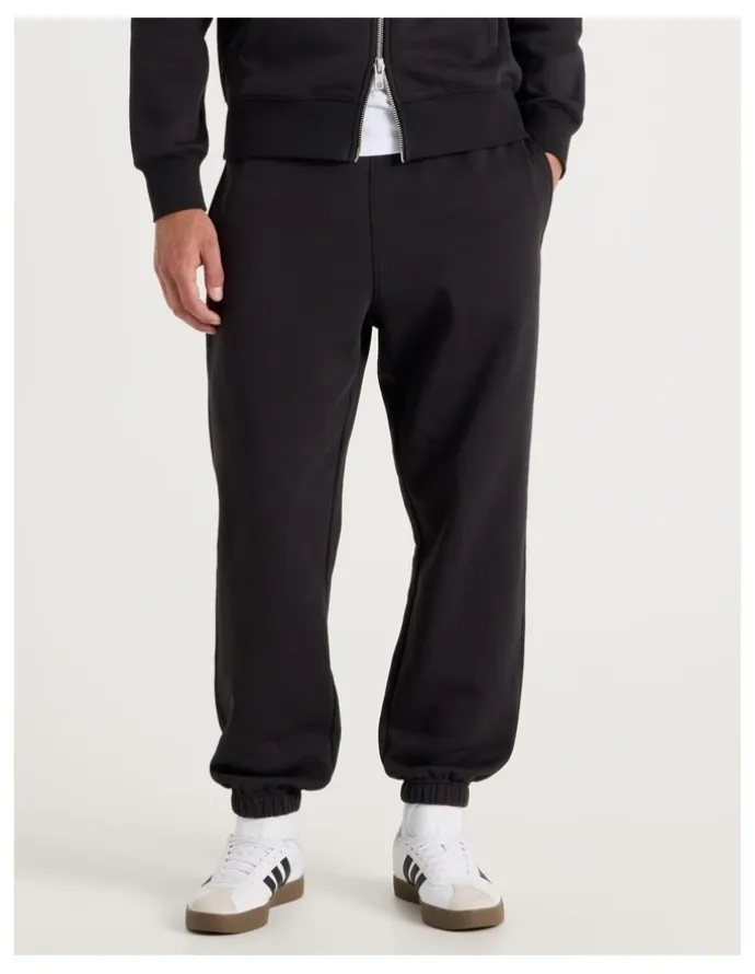 Grab Relaxed Trackpant in Black