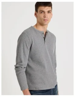 Grab Slim Henley Waffle in Charcoal