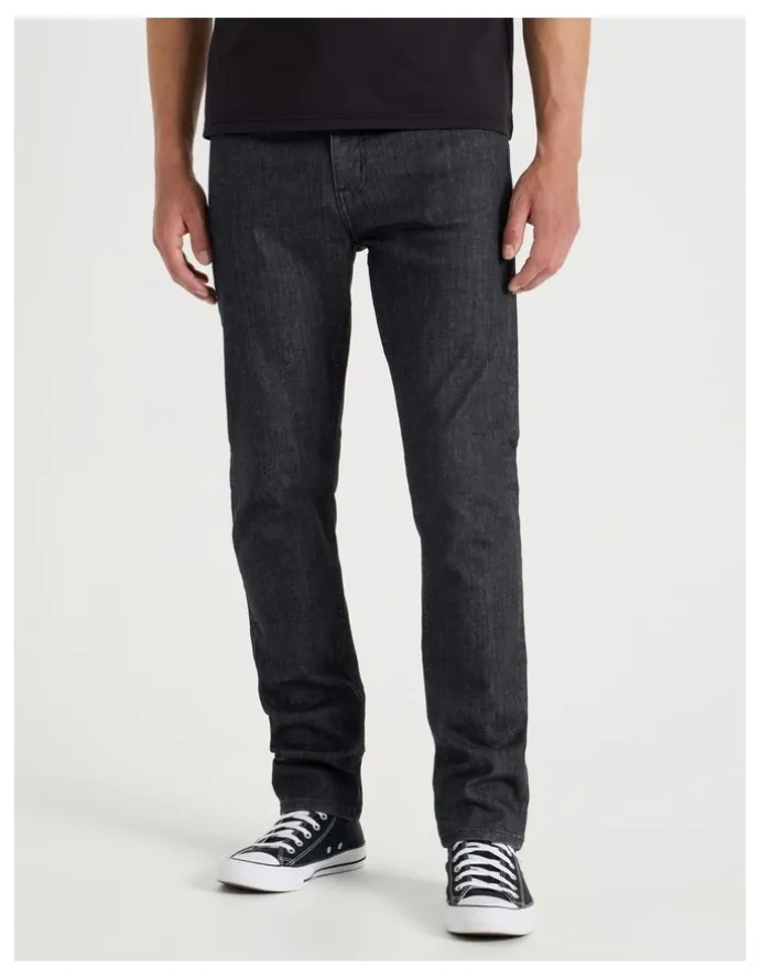 Grab Slim Tapered Jeans in Black
