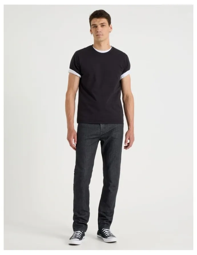 Grab Slim Tapered Jeans in Black