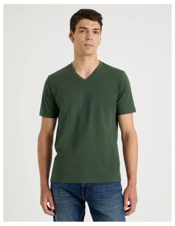 Grab V-Neck T-Shirt in Dark Green
