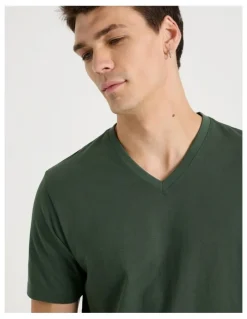 Grab V-Neck T-Shirt in Dark Green