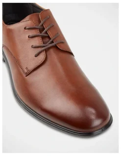 Hush Puppies Cale Shoes In Tan Burnish