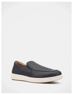Hush Puppies Geo Shoes In Navy Wild