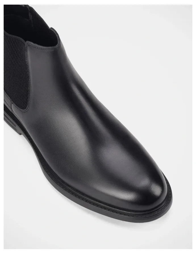 Hush Puppies Upheld Boots in Black