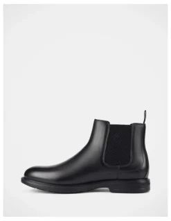 Hush Puppies Upheld Boots in Black
