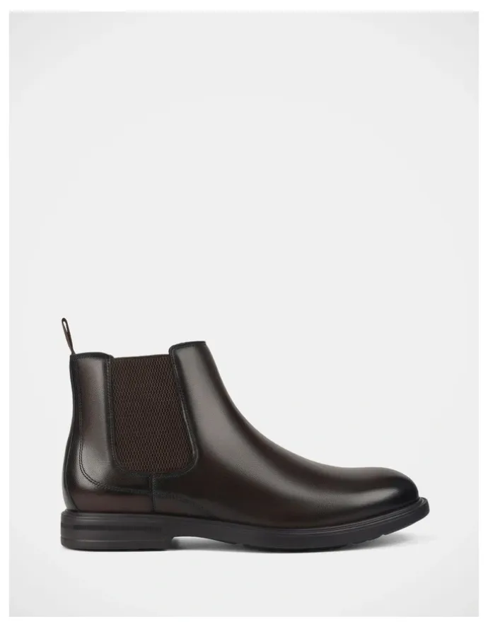 Hush Puppies Upheld Boots in Brown
