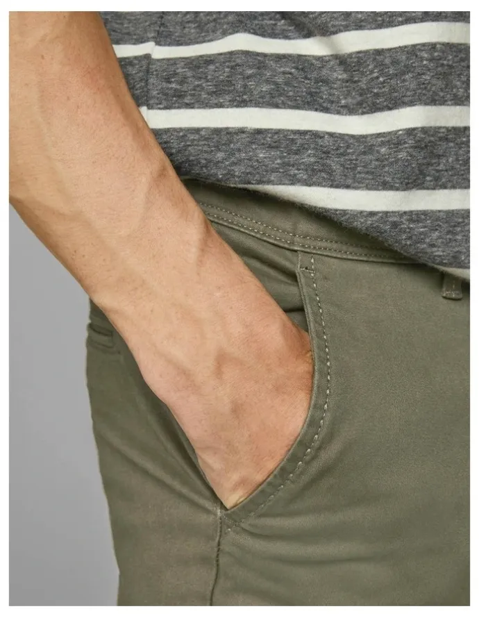 Jack & Jones Marco Bowie Chino in Deep Lichen Green