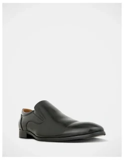 JM Thirty 3 Finland Shoes in Black