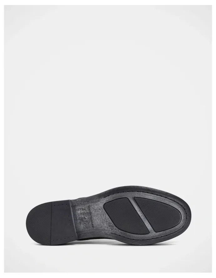Julius Marlow Bold Shoes in Black