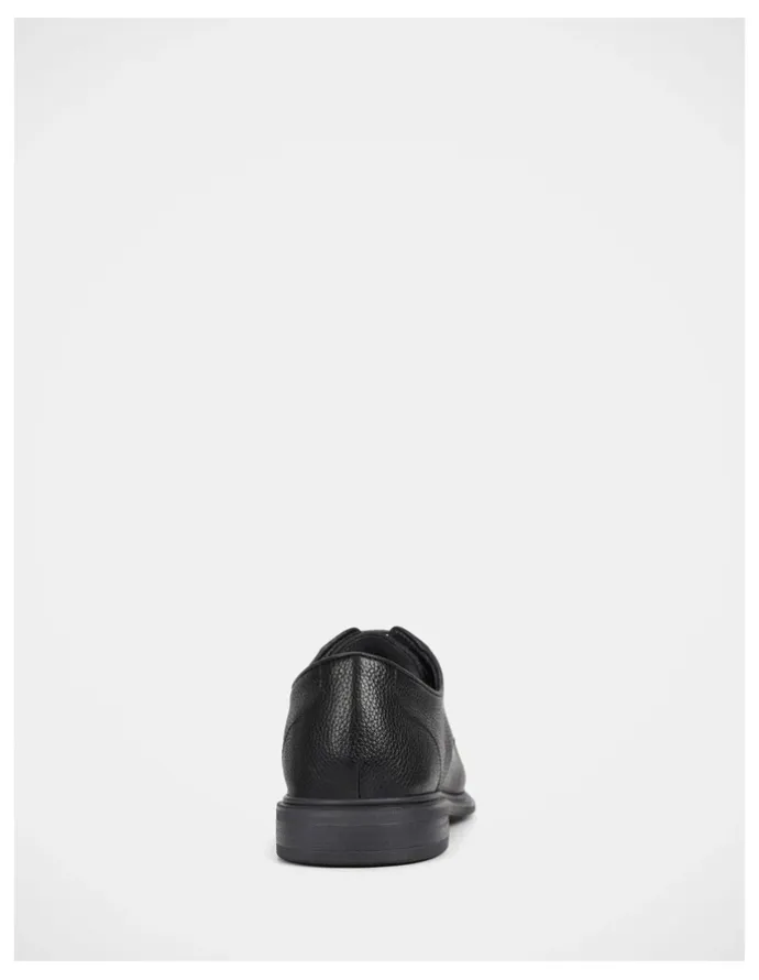 Julius Marlow Bold Shoes in Black