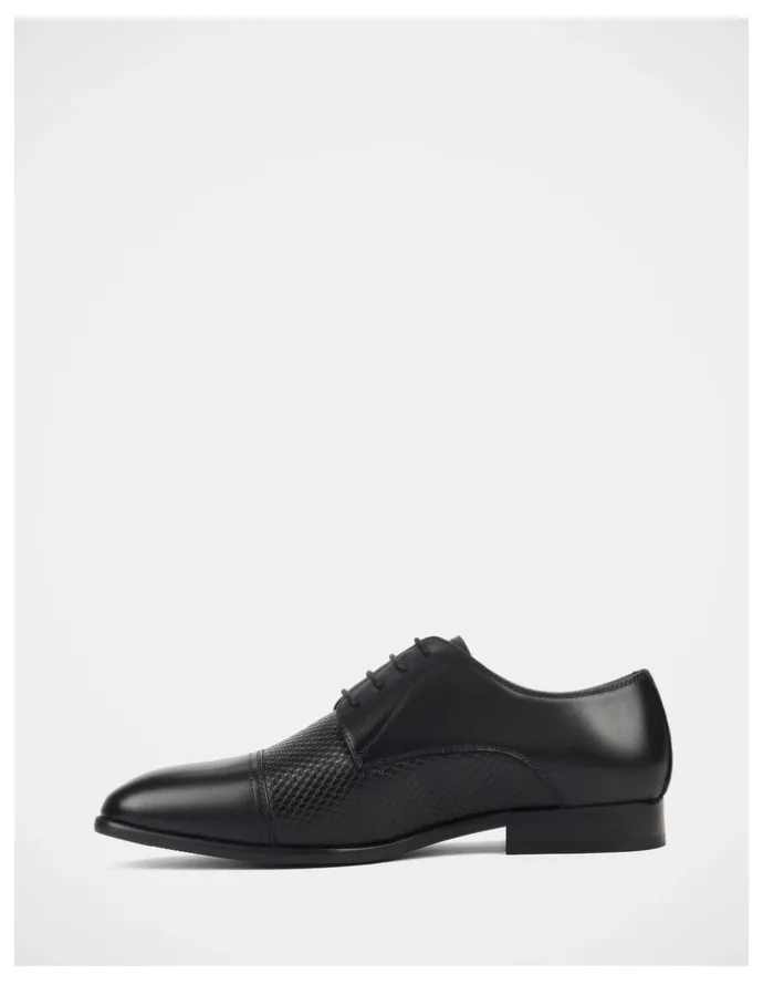 Julius Marlow Helix Shoes in Black