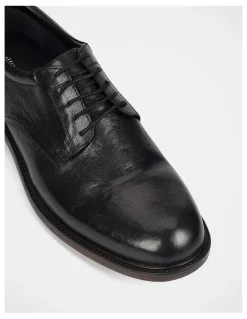 Julius Marlow Quill Shoes in Black