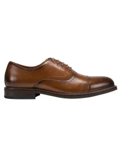Kenneth Cole Lawstin Dress Shoes in Tan