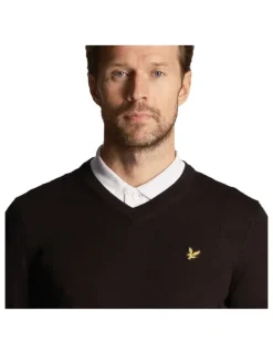 Lyle & Scott Golf Merino Blend V Neck Pullover in True Black