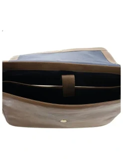 PIERRE CARDIN Leather Messenger Bag in Oak