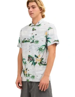 Quiksilver Beach Club Casual Short Sleeve Shirt Skyway Island Breeze