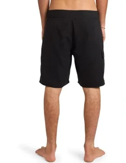 Quiksilver Big Country 19 Inch Boardshorts In Black