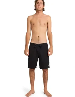 Quiksilver Big Country 19 Inch Boardshorts In Black