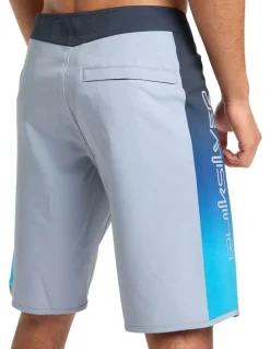 Quiksilver Surfsilk Holmes 20 Broadshort in Silver