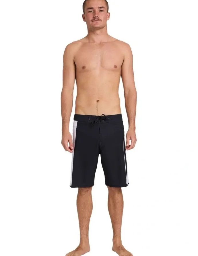 Quiksilver Surfsilk Holmes 20 Shorts in Black
